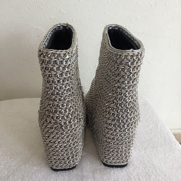 Azalea Wang Women Stunning Party Ankle Boots & Booties Silver Chain-links Size 7 - Picture 8 of 12